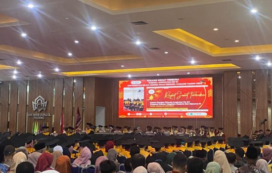 Suasana wisuda angkatan ke- 91. Sumber : Suarakampus.com