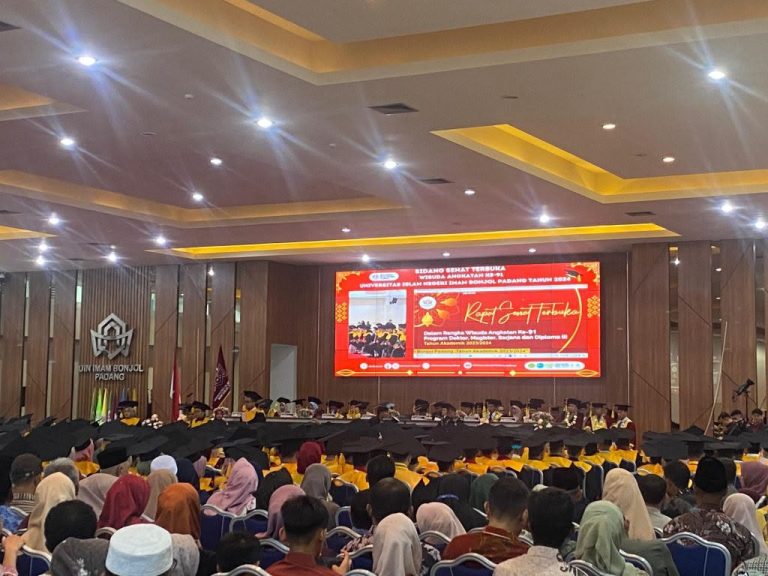 Suasana wisuda angkatan ke- 91. Sumber : Suarakampus.com